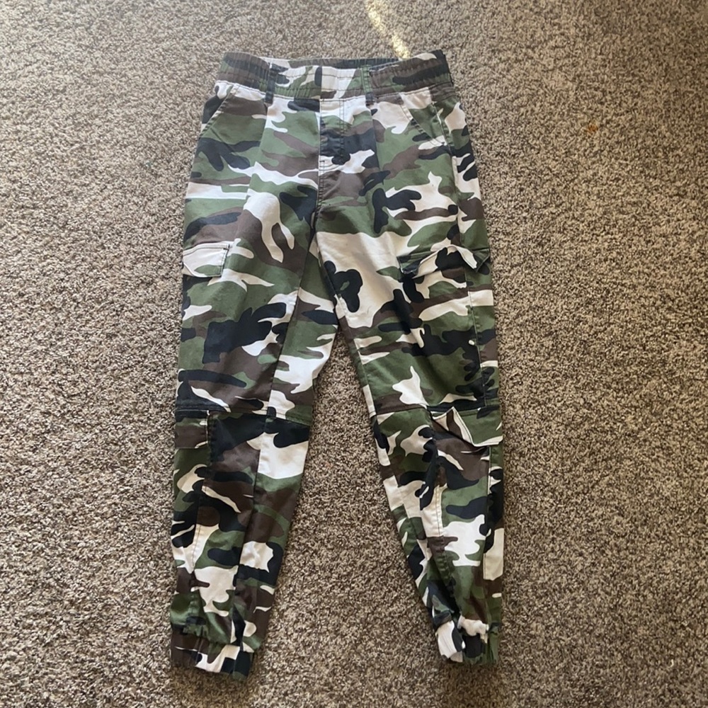 Cute camo jogger pants. For us about a M/L for pants.